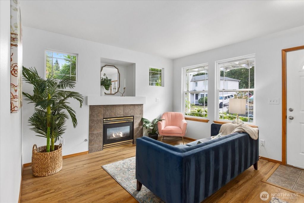 Photo of 11413 20th Street NE #5, Lake Stevens, WA 98258 (MLS # 2411293)