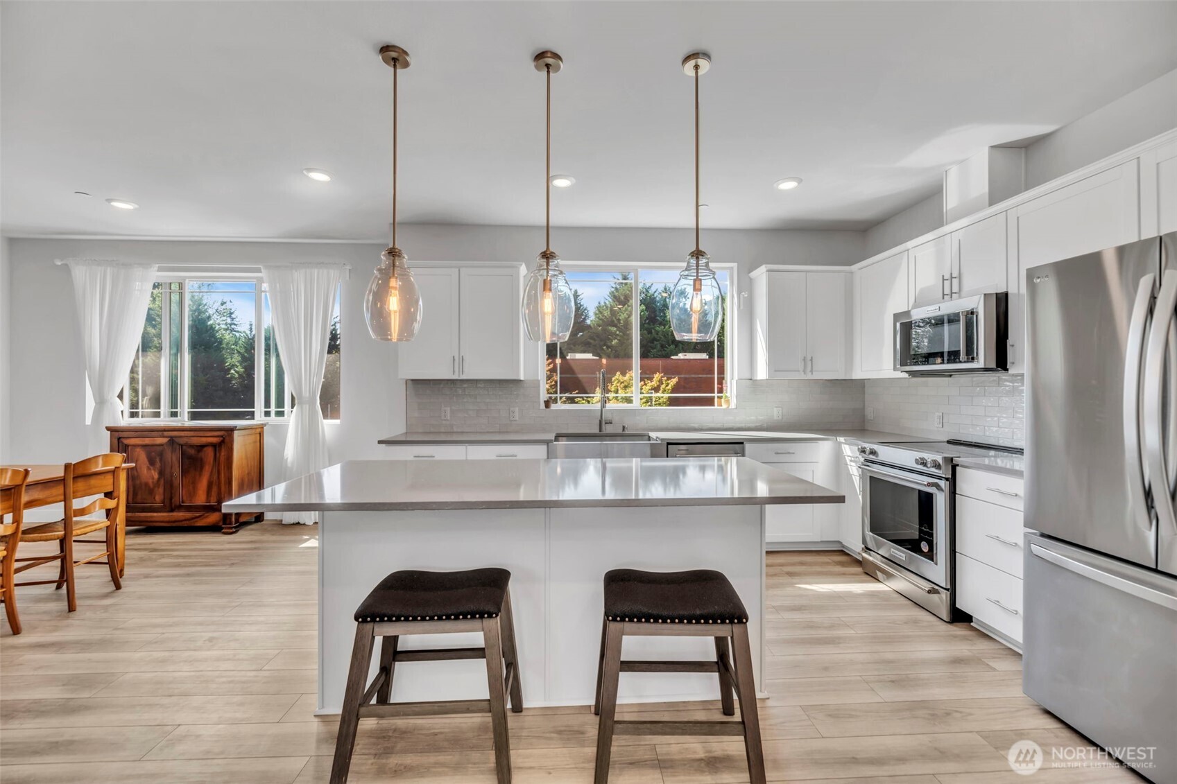 369 E Park Street D3