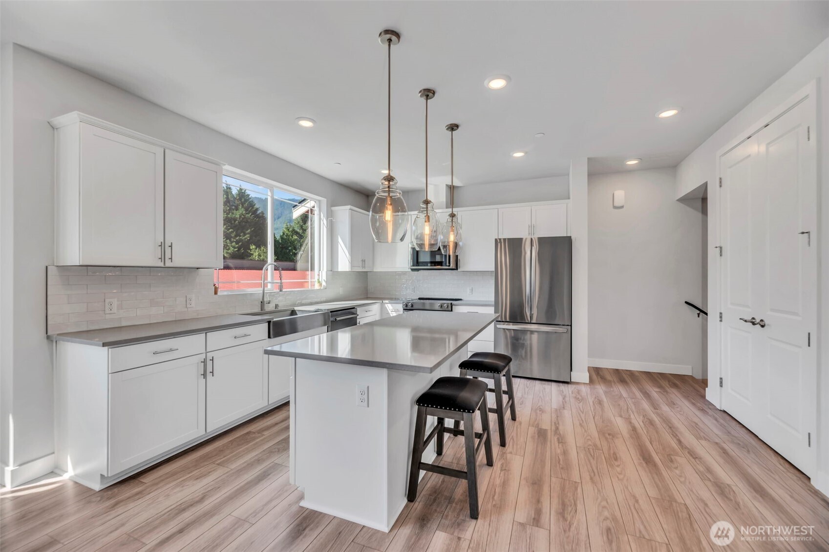 369 E Park Street D3