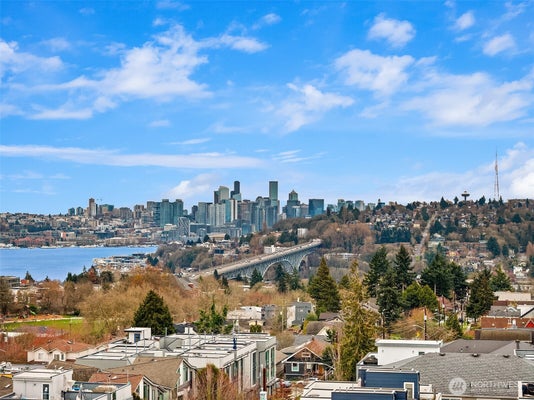 4309 EVANSTON AVE N, SEATTLE, WA 98103 - Image d28d66dc37010d54224a451e5e7da8d2/763060860
