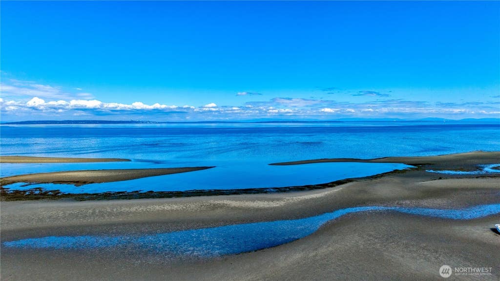 Photo of 177 Bay View Drive, Point Roberts, WA 98281 (MLS # 2557581)
