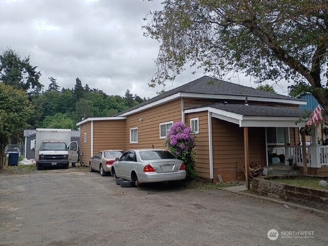 Photo of 716 Railroad Avenue S, Kent, WA 98032 (MLS # 2561704)