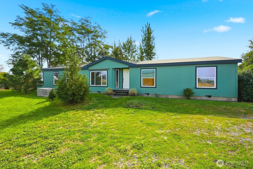 Photo of 2902 S 90th Avenue, Yakima, WA 98903 (MLS # 2572921)