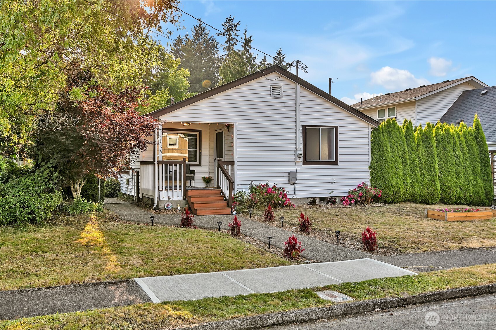 125 Pike Street NE