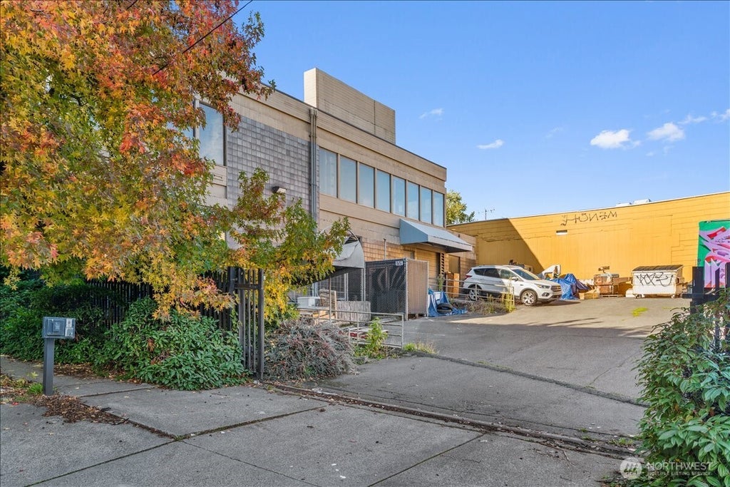 Photo of 150 12th Avenue, Seattle, WA 98102 (MLS # 2575798)