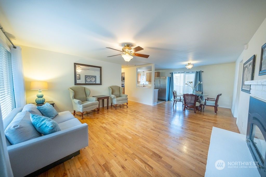Photo of 20925 3rd Avenue W, Lynnwood, WA 98036 (MLS # 2323229)