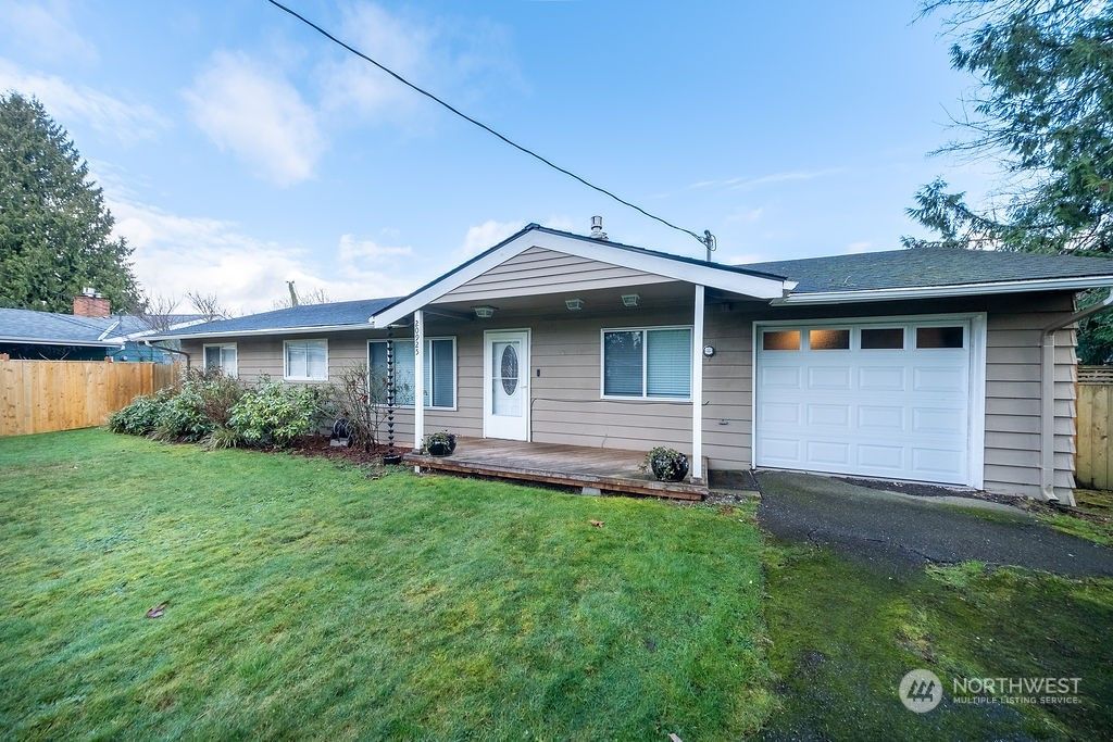 Photo of 20925 3rd Avenue W, Lynnwood, WA 98036 (MLS # 2323229)