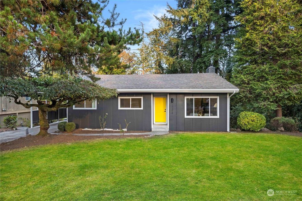 Photo of 17318 95th Avenue NE, Bothell, WA 98011 (MLS # 2031879)