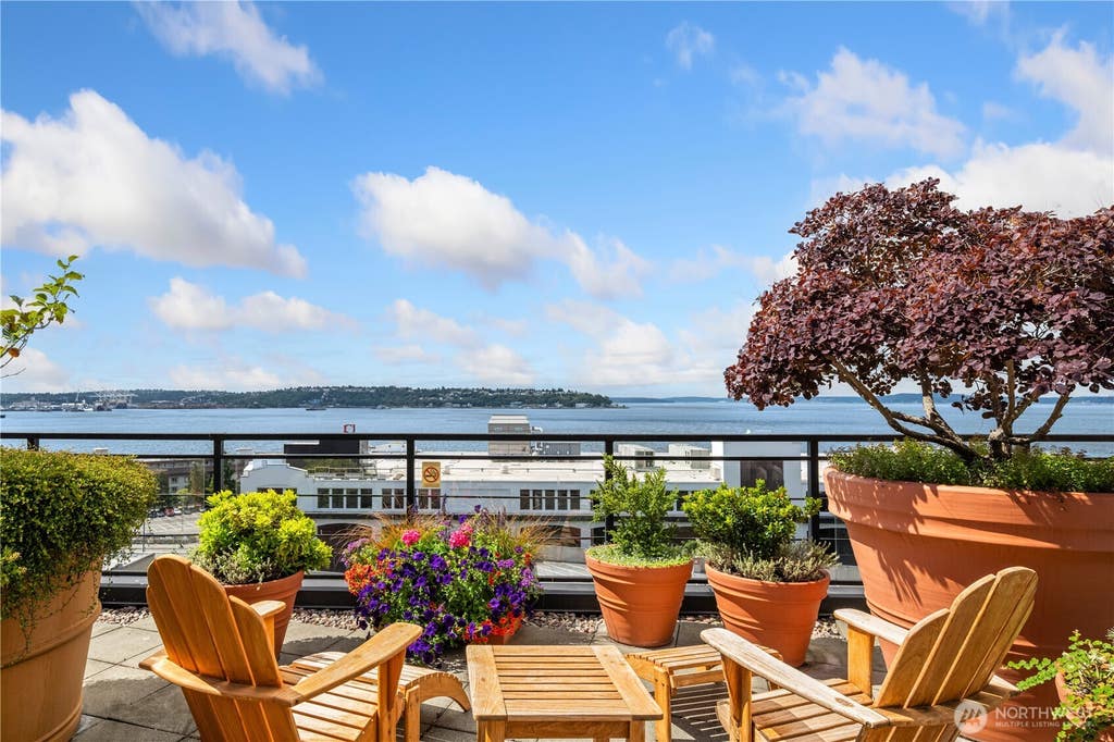 Photo of 2607 Western Avenue #302, Seattle, WA 98121 (MLS # 2550695)
