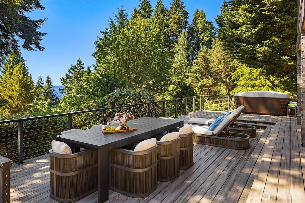 Photo of 899 NW Elford Drive, Seattle, WA 98177 (MLS # 2564348)