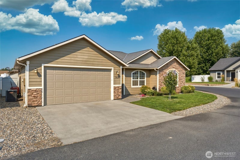 763 SE Bedford Loop