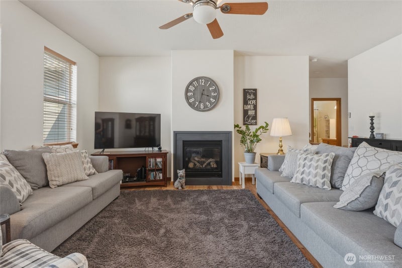 763 SE Bedford Loop