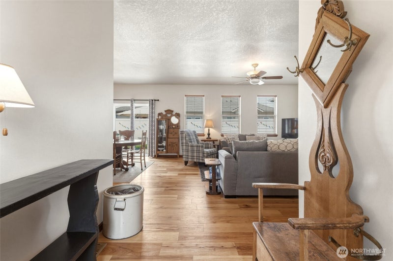 763 SE Bedford Loop