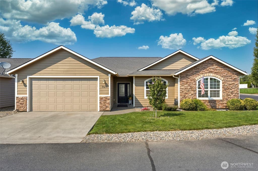 Photo of 763 SE Bedford Loop LOOP, College Place, WA 99324 (MLS # 2570274)