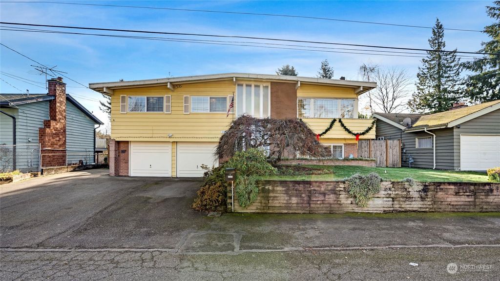 Photo of 3315 S 191st Street, SeaTac, WA 98188 (MLS # 2313393)