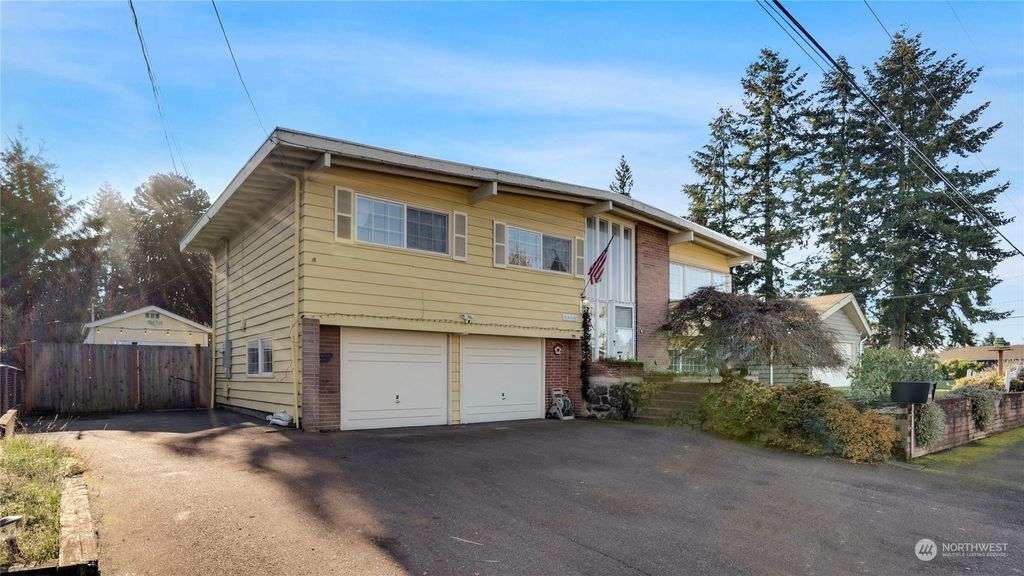 Photo of 3315 S 191st Street, SeaTac, WA 98188 (MLS # 2313393)