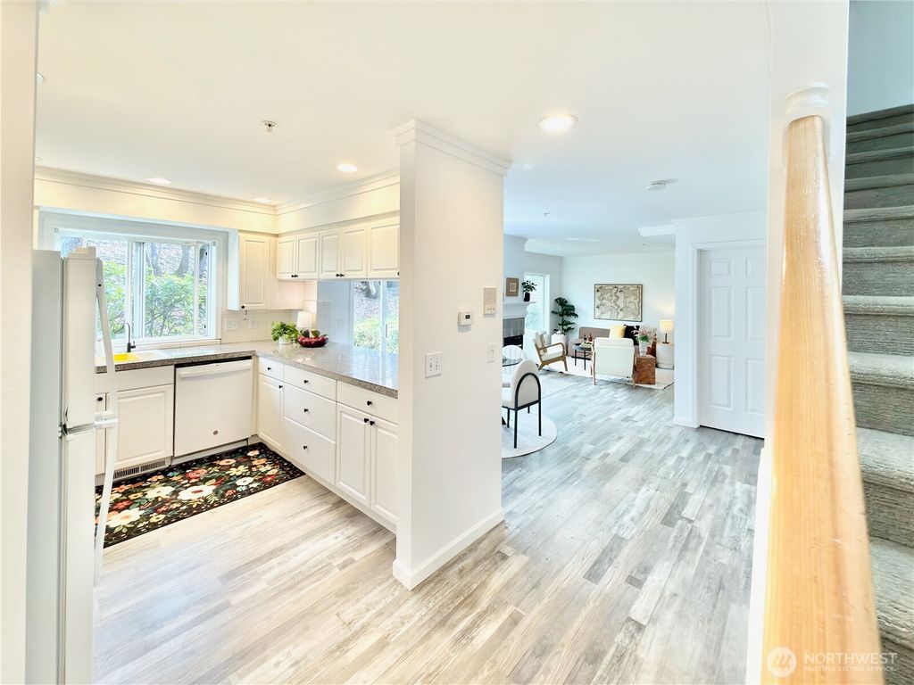 Photo of 210 10th Street #4, Kirkland, WA 98033 (MLS # 2472480)