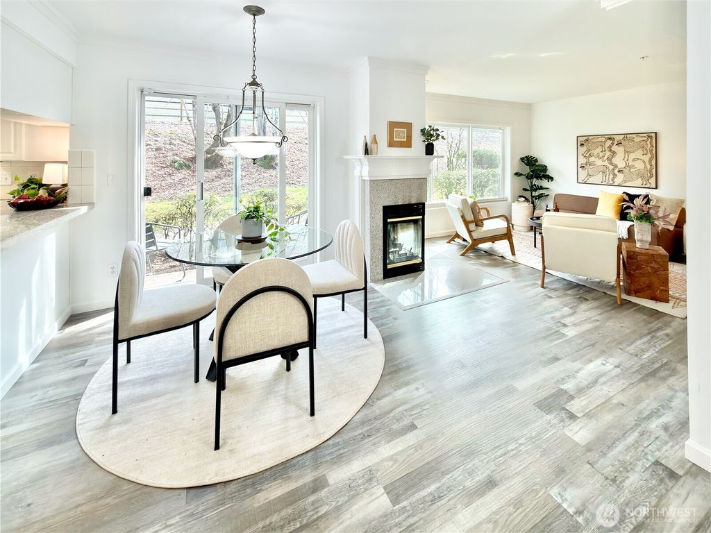 Photo of 210 10th Street #4, Kirkland, WA 98033 (MLS # 2472480)