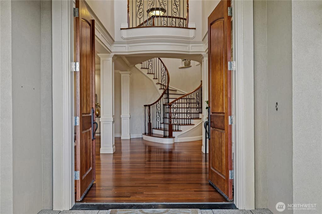 Photo of 142 7th Avenue, Kirkland, WA 98033 (MLS # 2570672)