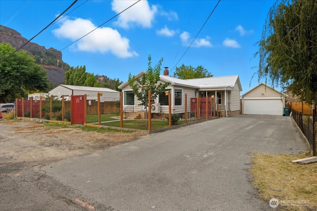 Photo of 57910 Spokane Boulevard, Grand Coulee, WA 99133 (MLS # 2443331)