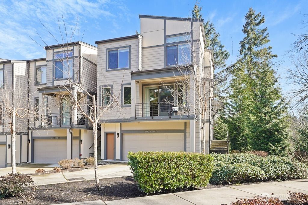 Photo of 2978 76th Pl SE #104, Mercer Island, WA 98040 (MLS # 2341158)