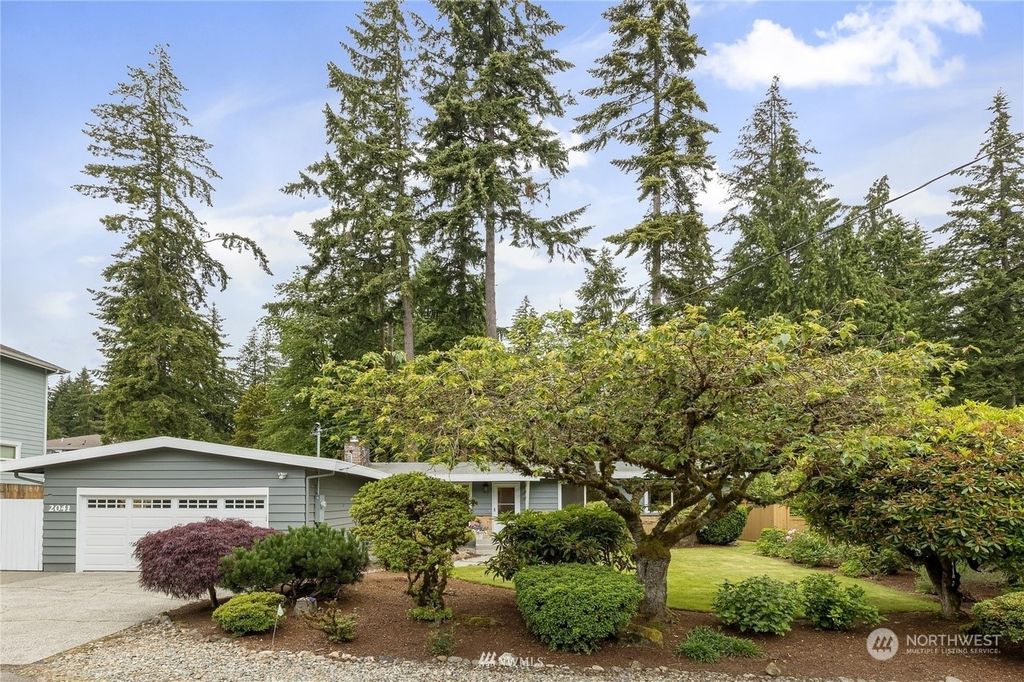 Photo of 2041 153rd Avenue SE, Bellevue, WA 98007 (MLS # 2248652)