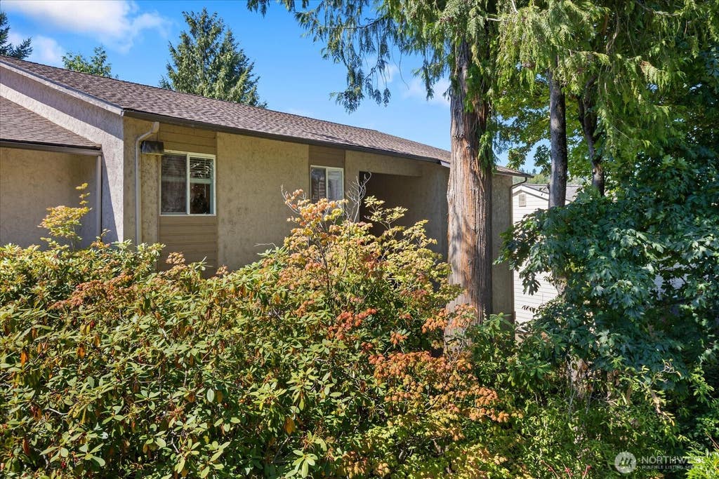 Photo of 11637 100th Avenue NE #2C, Kirkland, WA 98034 (MLS # 2567924)