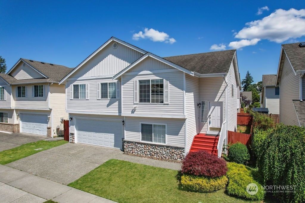 Photo of 17625 12th Place W, Lynnwood, WA 98037 (MLS # 2144652)