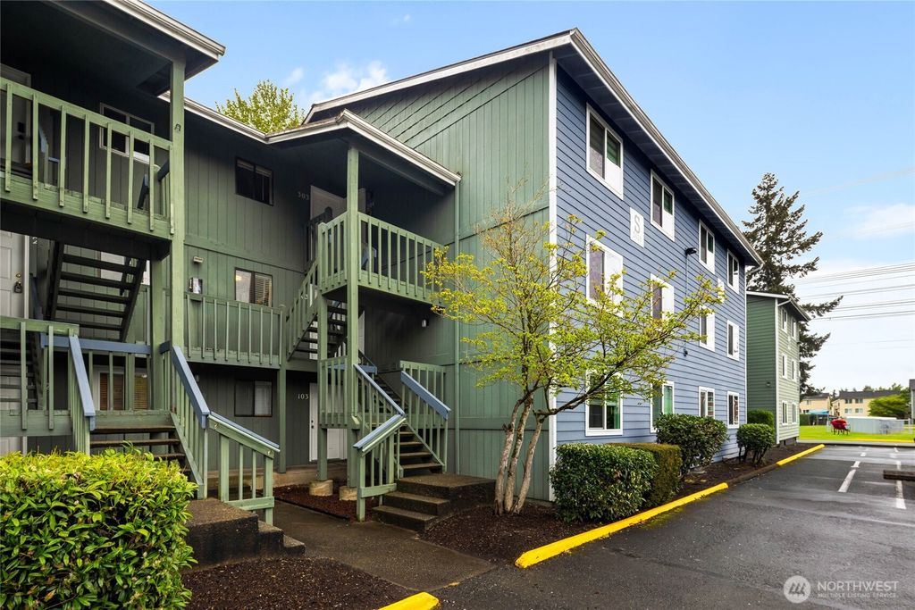 Photo of 3428 I Street NE #S204, Auburn, WA 98002 (MLS # 2512429)