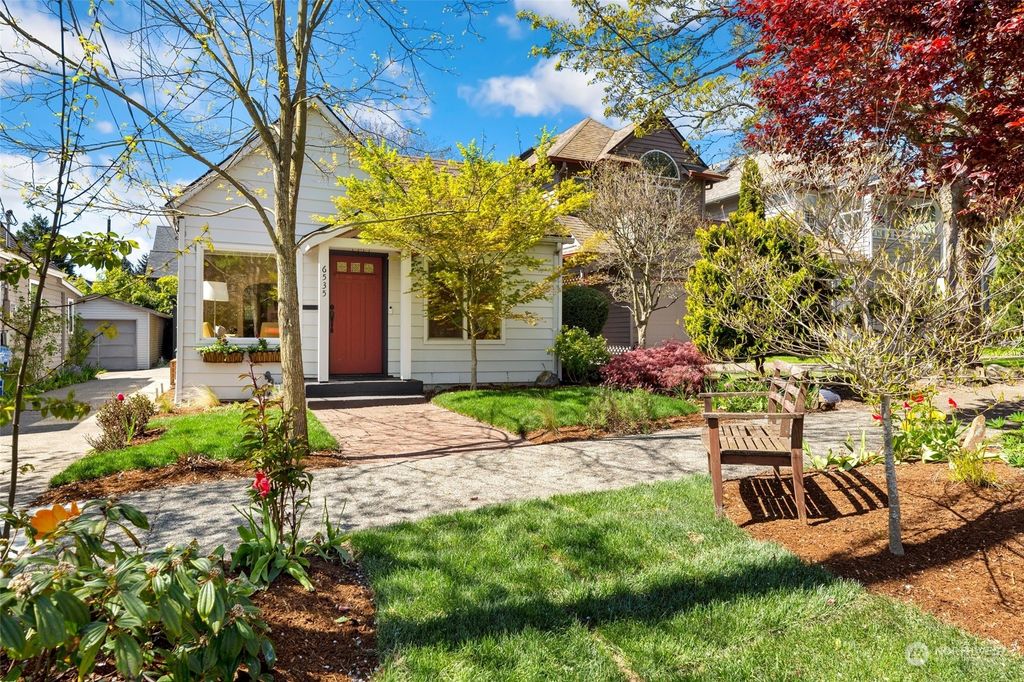 Photo of 6535 25th Avenue NW, Seattle, WA 98117 (MLS # 2223056)