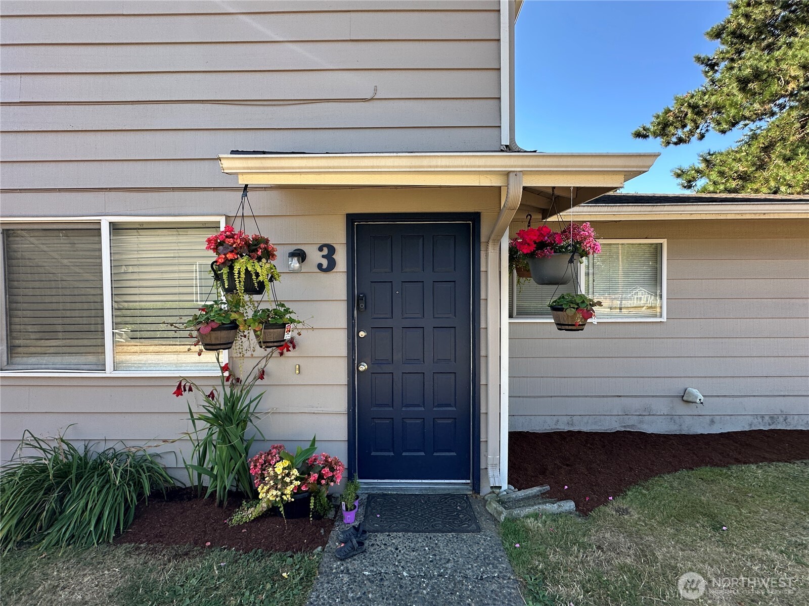 1262 Cedar Avenue 1-4