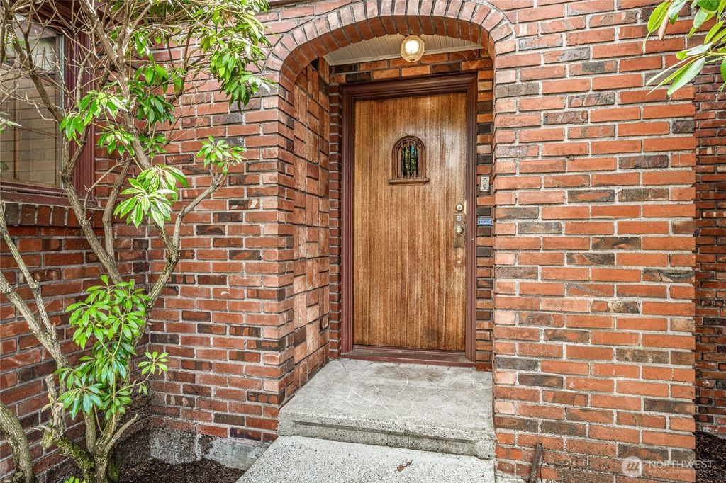 Photo of 1015 NE 71st Street, Seattle, WA 98115 (MLS # 2418922)