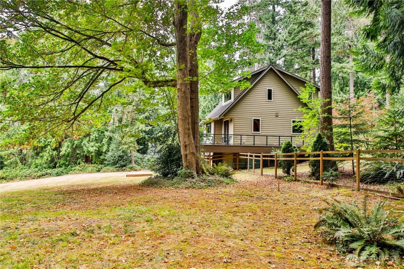 8039 Cultus Bay Road