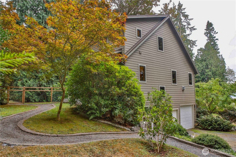 8039 Cultus Bay Road
