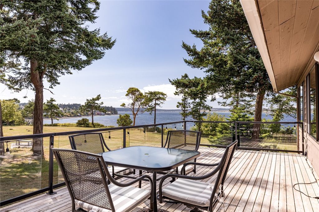 Photo of 1204 Leisure Street, Coupeville, WA 98239 (MLS # 2501621)