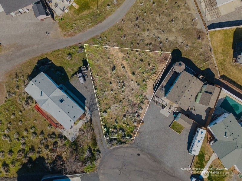 606 SW Grant Place