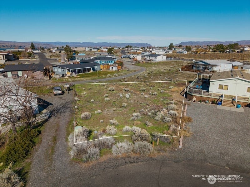 606 SW Grant Place