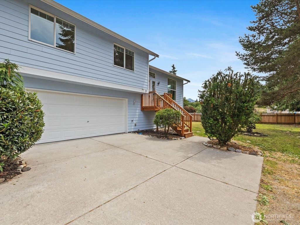 Photo of 17703 Engebretsen Road, Granite Falls, WA 98252 (MLS # 2393390)