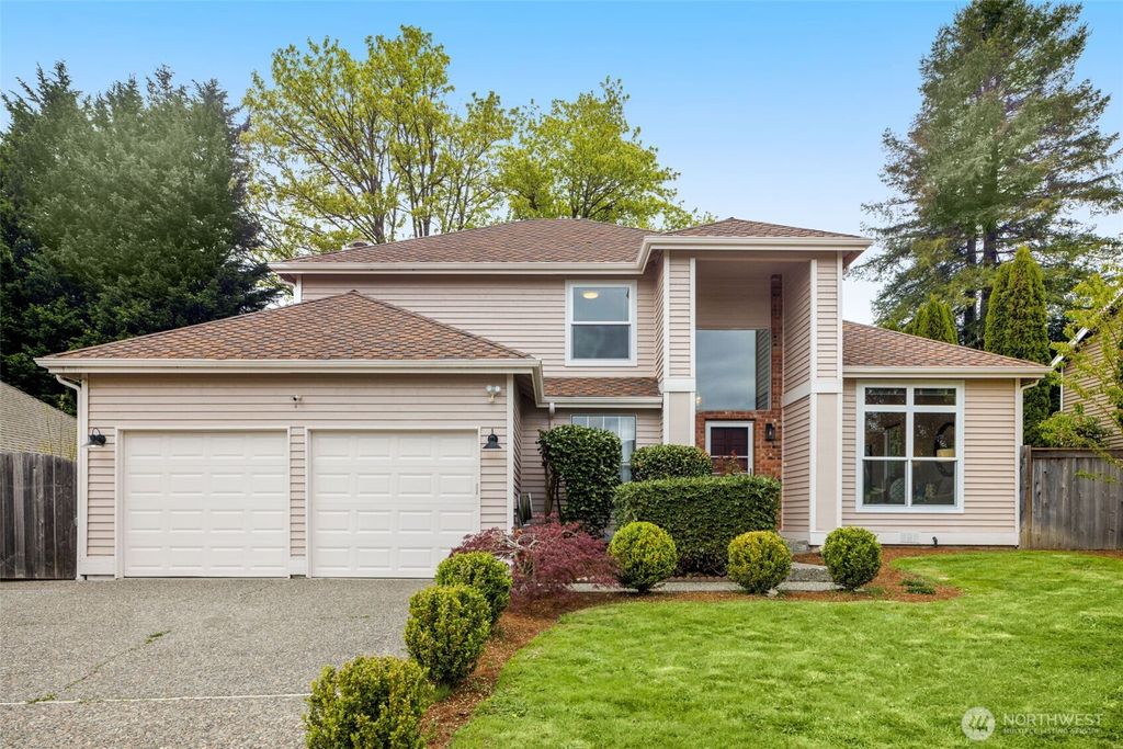 Photo of 16110 SE 180th Place, Renton, WA 98058 (MLS # 2514644)
