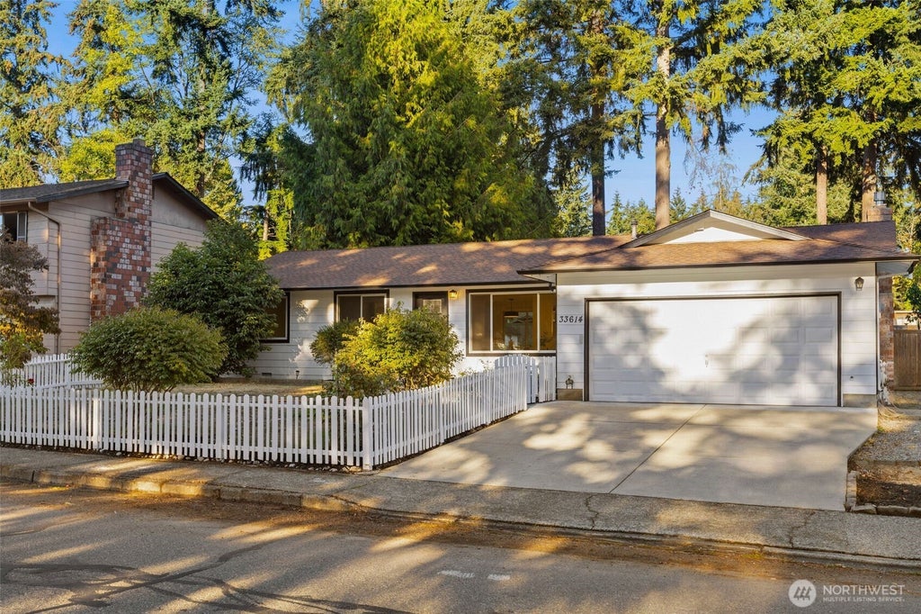 Photo of 33614 35th Avenue SW, Federal Way, WA 98023 (MLS # 2574396)