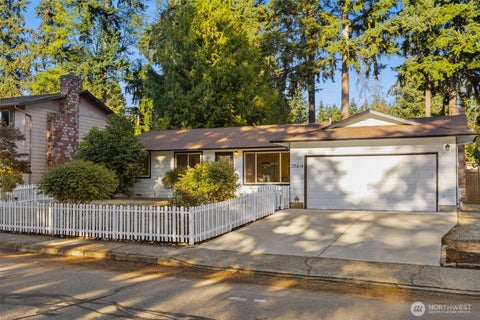 Photo of 33614 35th Avenue SW, Federal Way, WA 98023 (MLS # 2574396)