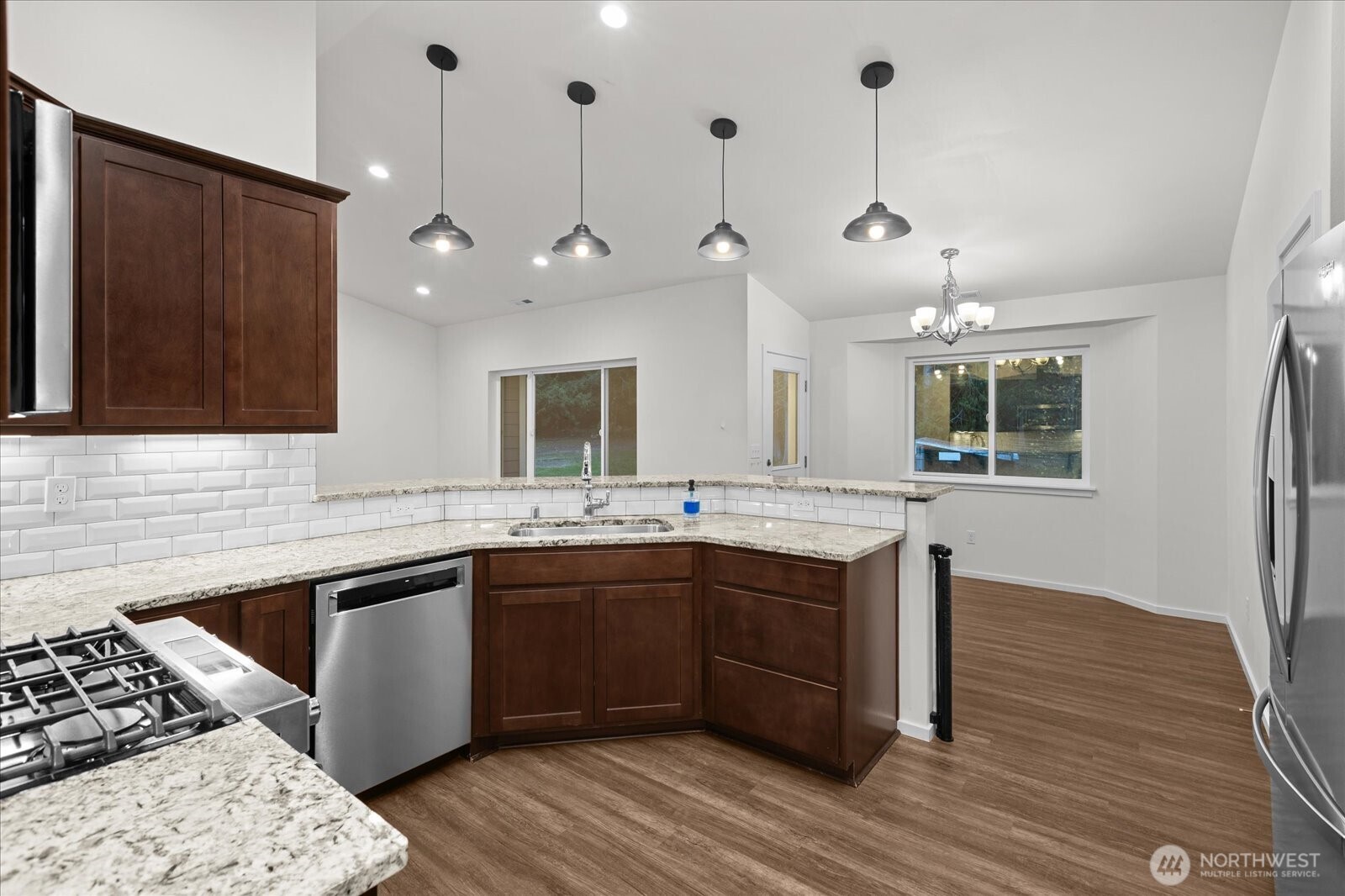 27329 37th Avenue NE