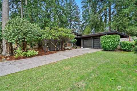Photo of 2029 152nd Avenue SE, Bellevue, WA 98007 (MLS # 2500161)