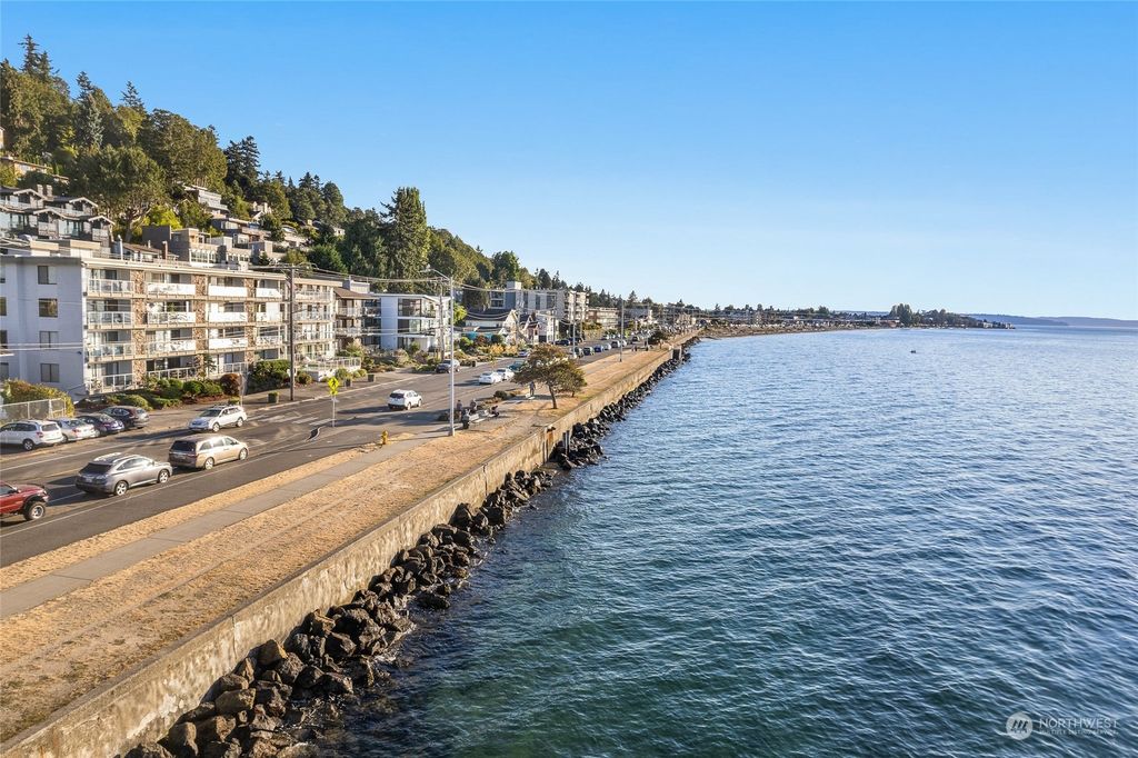 Photo of 2104 Alki Avenue SW #301, Seattle, WA 98116 (MLS # 1998500)