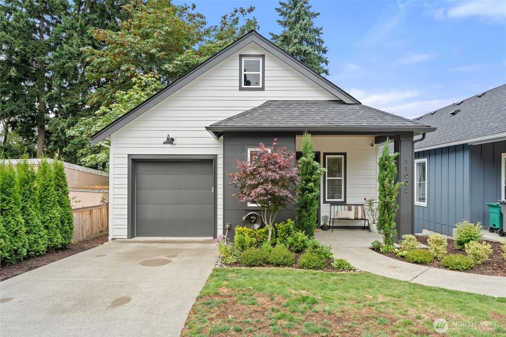 Photo of 11003 126th Avenue NE, Kirkland, WA 98033 (MLS # 2419016)