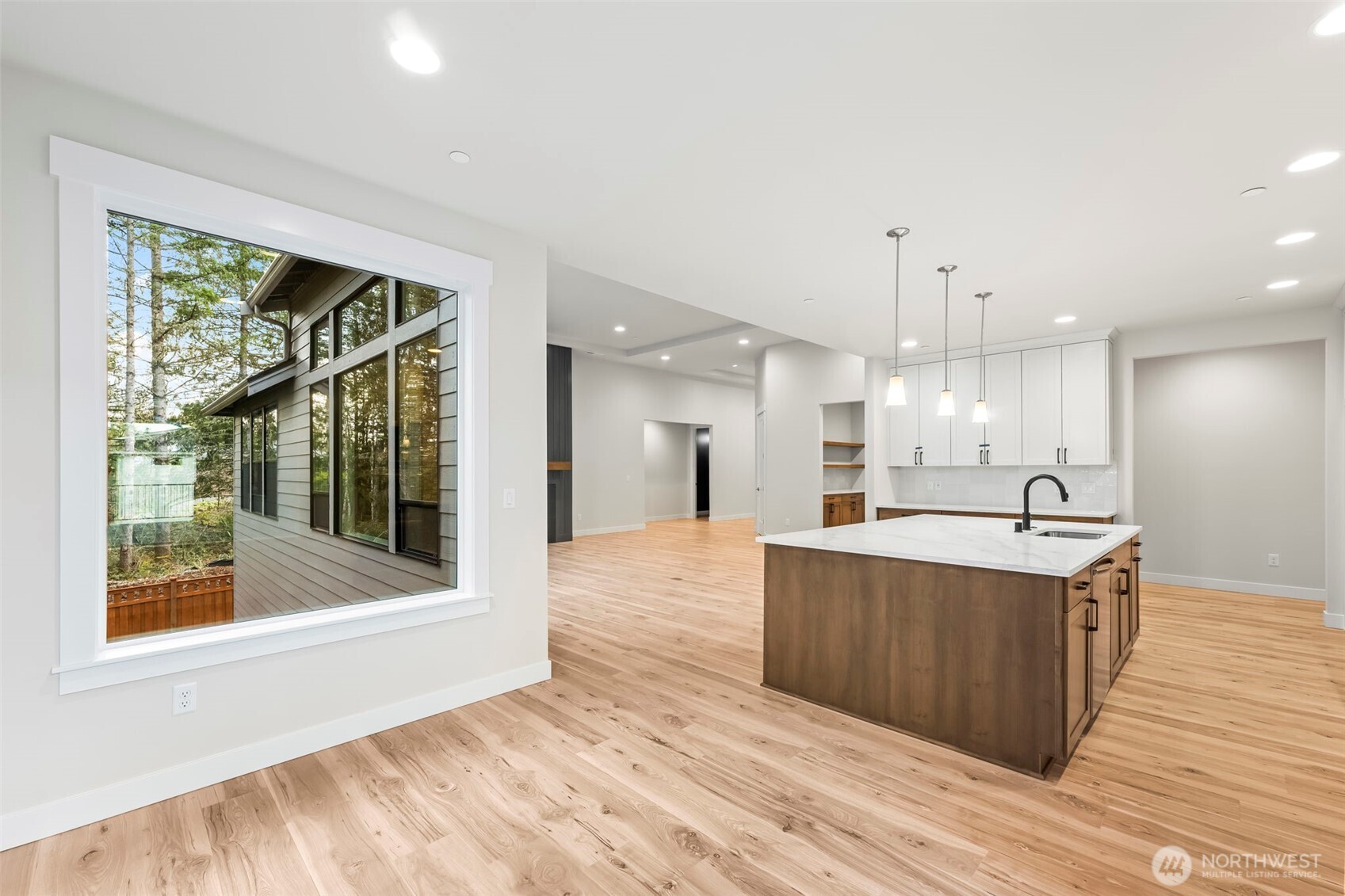 14932 210th Avenue E 981