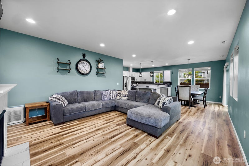 344 Cambridge Loop