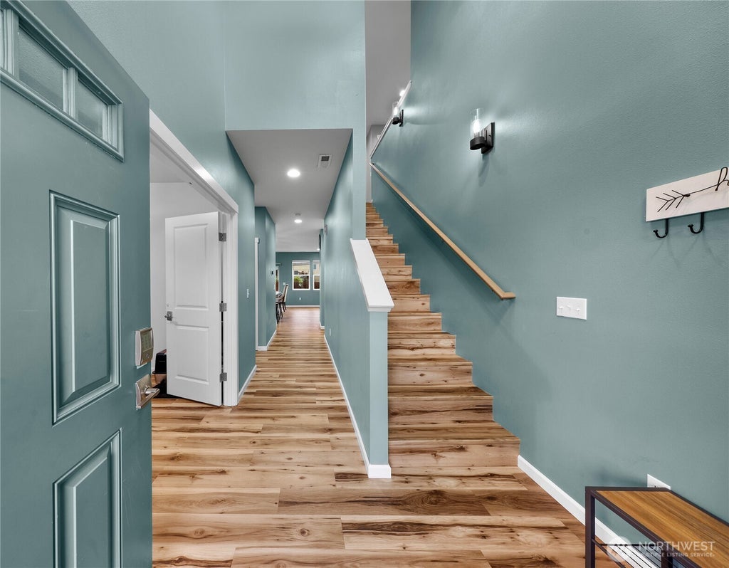 Photo of 344 Cambridge Loop, Sedro Woolley, WA 98284 (MLS # 2587826)