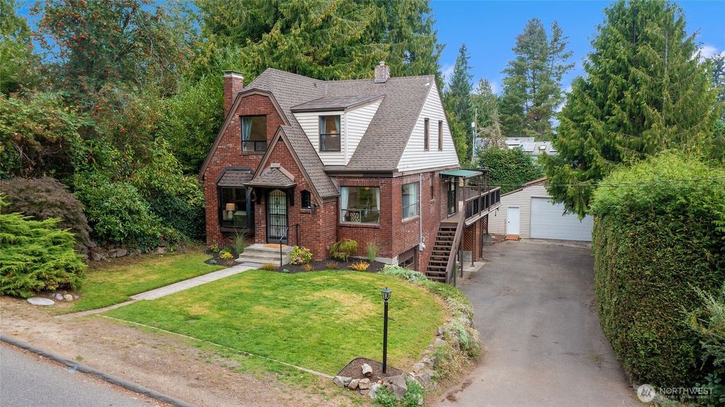 Photo of 1514 NE 95th Street, Seattle, WA 98115 (MLS # 2440683)