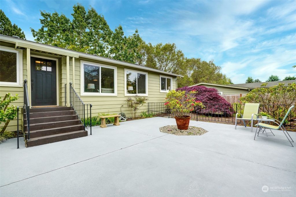 Photo of 24113 10th Place W, Bothell, WA 98021 (MLS # 2250418)